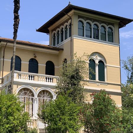 Villa Maria Luisa . Splendida Villa Liberty ลุคคา ภายนอก รูปภาพ